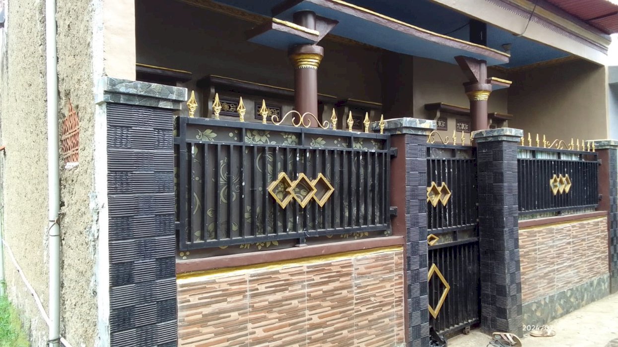 Di Jual Rumah 1 lantai setengah di bandung barat Cihampelas