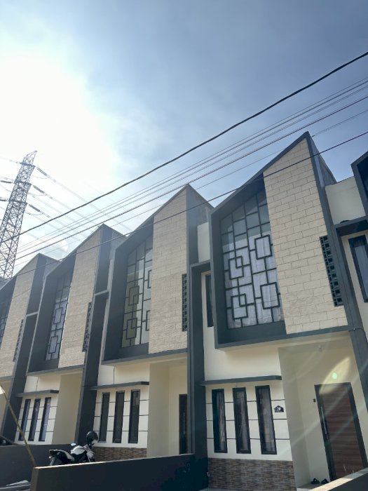 Dijual Rumah Cluster 2 Lantai Di Duta Margawangi Buah batu Bandung