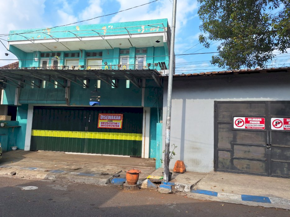 Disewakan ruko 3 lantai dekat alun-alun kota lumajang