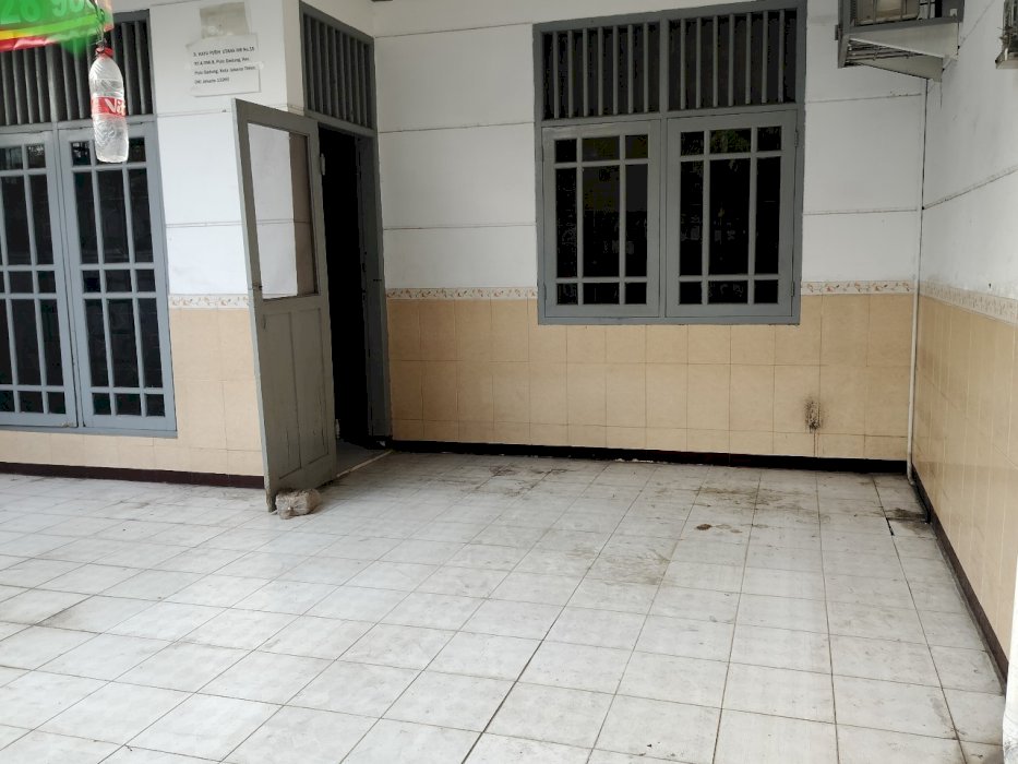 Rumah lama depan fasum Atau mesjid Aman dan tenang