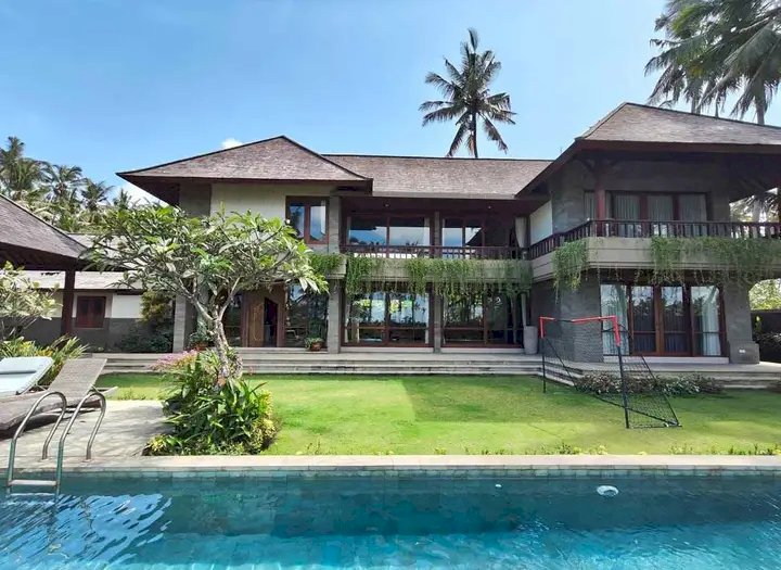 Rumah Bagus 2 Lantai Dekat Pantai Saba Gianyar Bali