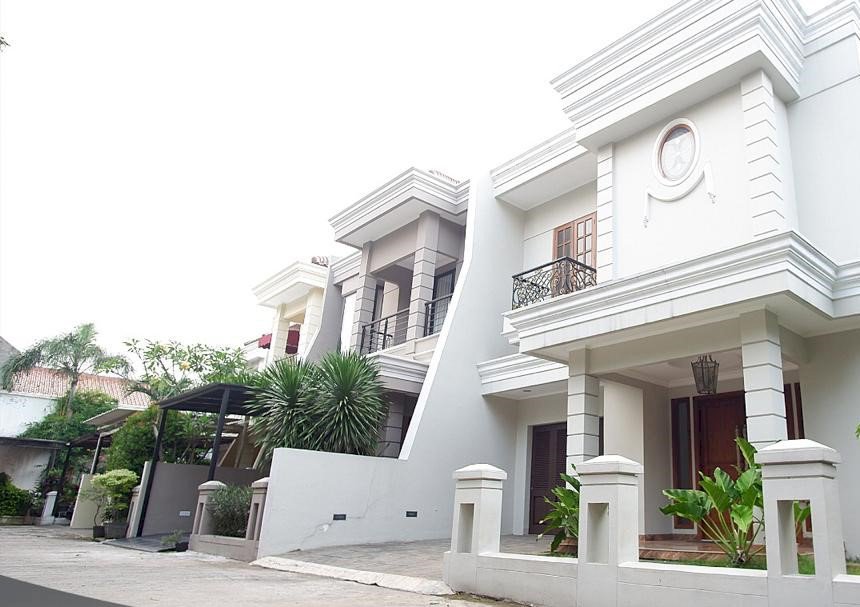Rumah 2 Lantai Strategis Di Karang Tengah Lebak Bulus Jakarta Selatan