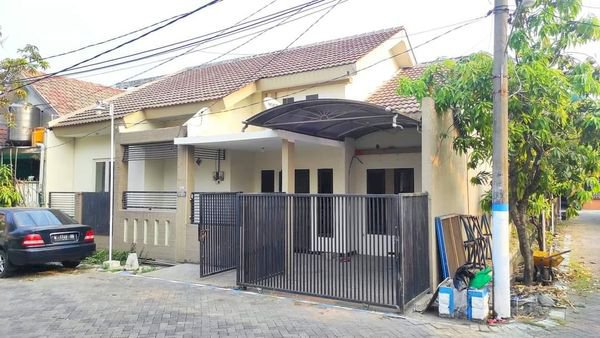 Di jual rumah luas di citra fajar golf lingkar timur sidoarjo