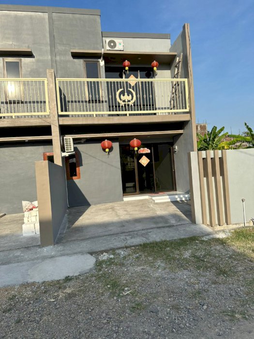 Jual Cepat Rumah Semi Furnish 2 lantai harga 400 jutaan di Gresik