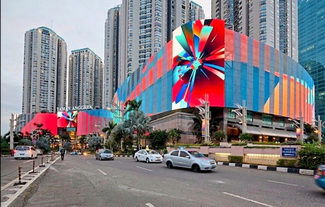 APARTEMEN TAMAN ANGGREK LANTAI 37  2BR +1 BARU RENOVASI.SEMIFURNISH