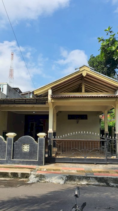 DIJUAL MURAH RUMAH SIAP HUNI DI TENGAH KOTA KARANGANYAR