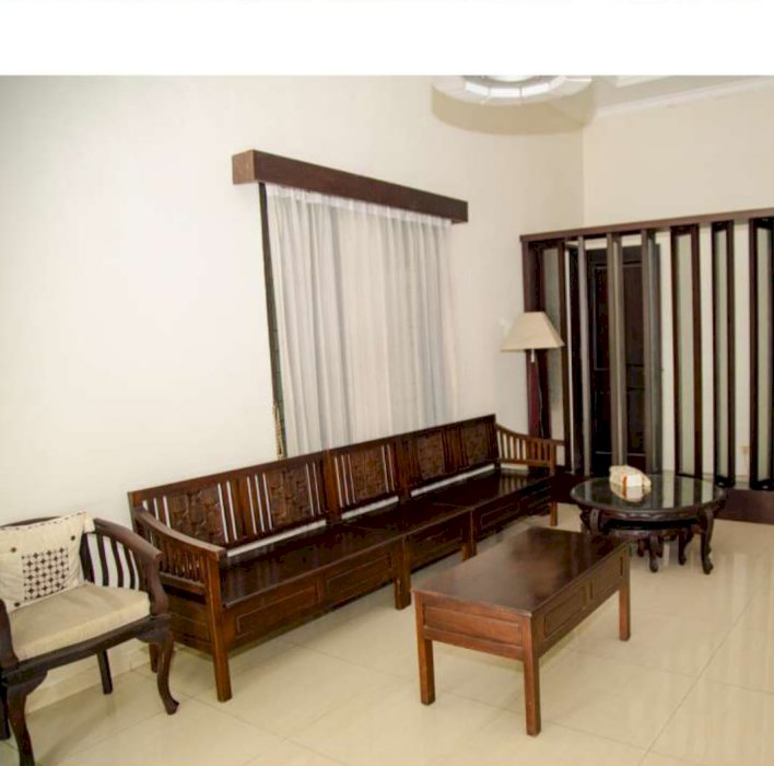 DI JUAL RUMAH MEWAH LOKASI STRATEGIS