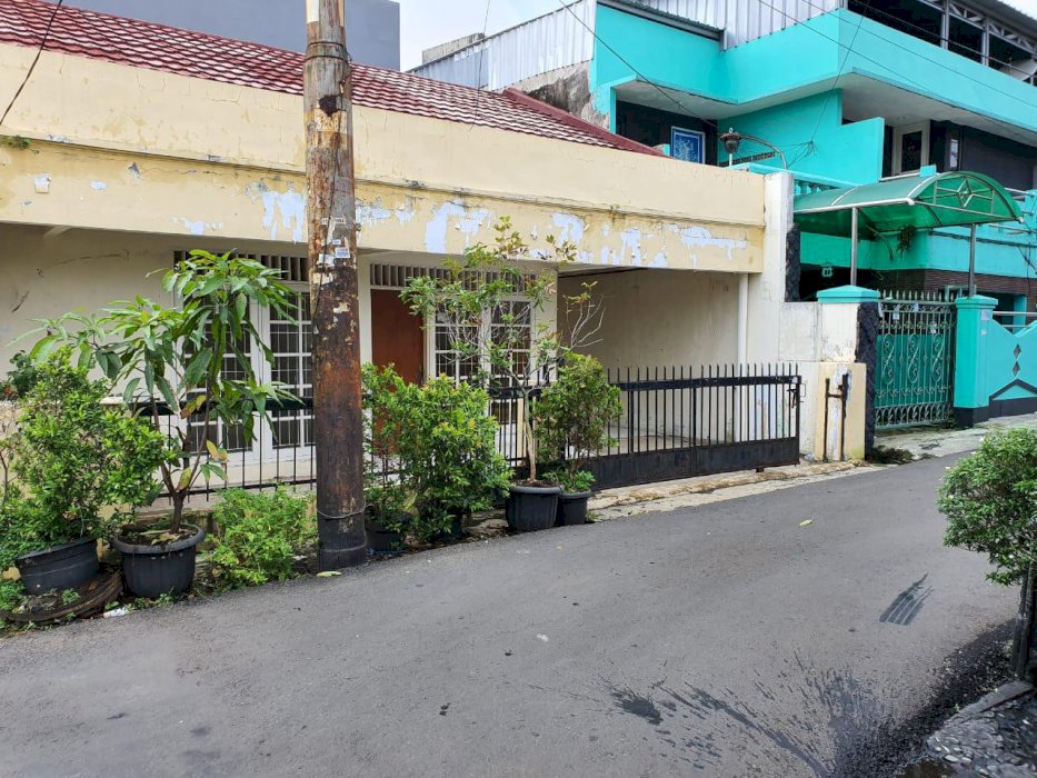 Rumah lama dekat fasum2 dan strategis tidak banjit