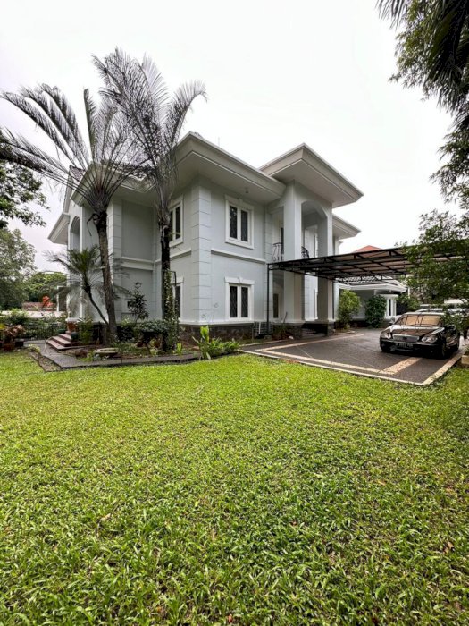 RUMAH MEWAH JL PATI UNUS JAKSEL