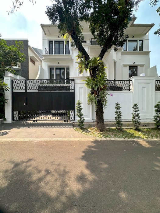 Rumah Mewah 2 Lantai Modern Classic Kebayoran Baru