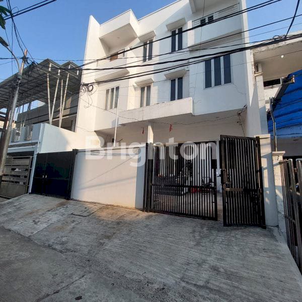 Dijaul Rumah Baru Siap Huni Pluit Putra Jakarta Utara