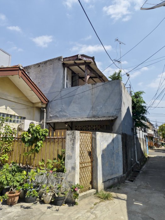 DIJUAL RUMAH KAMAR BANYAK  LOKASI STRATEGIS DI TEBET JAKARTA SELATAN