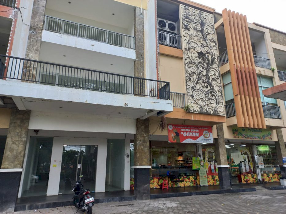 Ruko 3 lantai samping freshindo Renon. Lokasi strategis