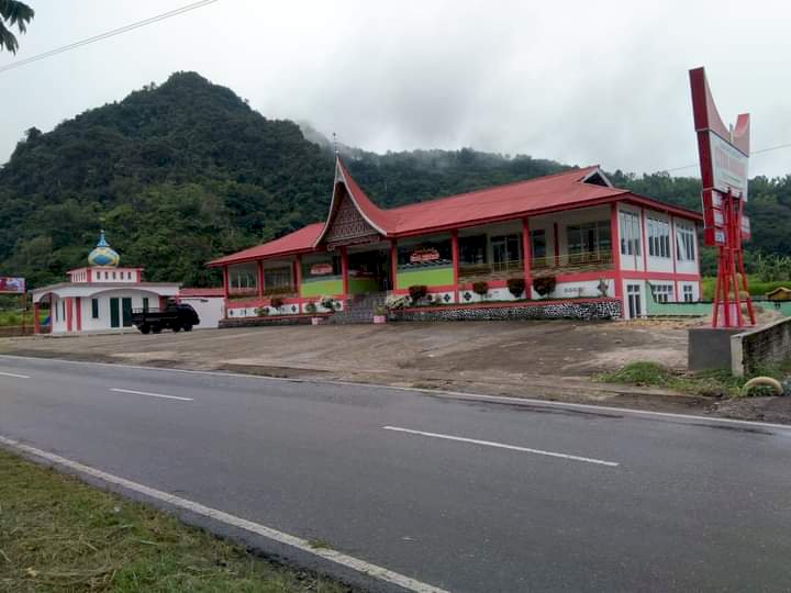 DIJUAL RUMAH MAKAN PLUS HOME STAY DENGAN FASILITAS LENGKAP SUMBAR