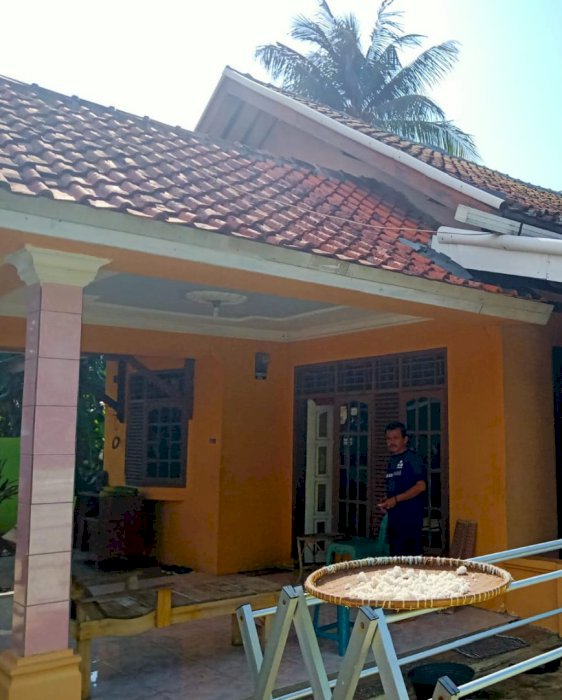 DI JUAL RUMAH DENGAN TANAH KOSONG MURAH 700 JUTA JATISARI KARAWANG