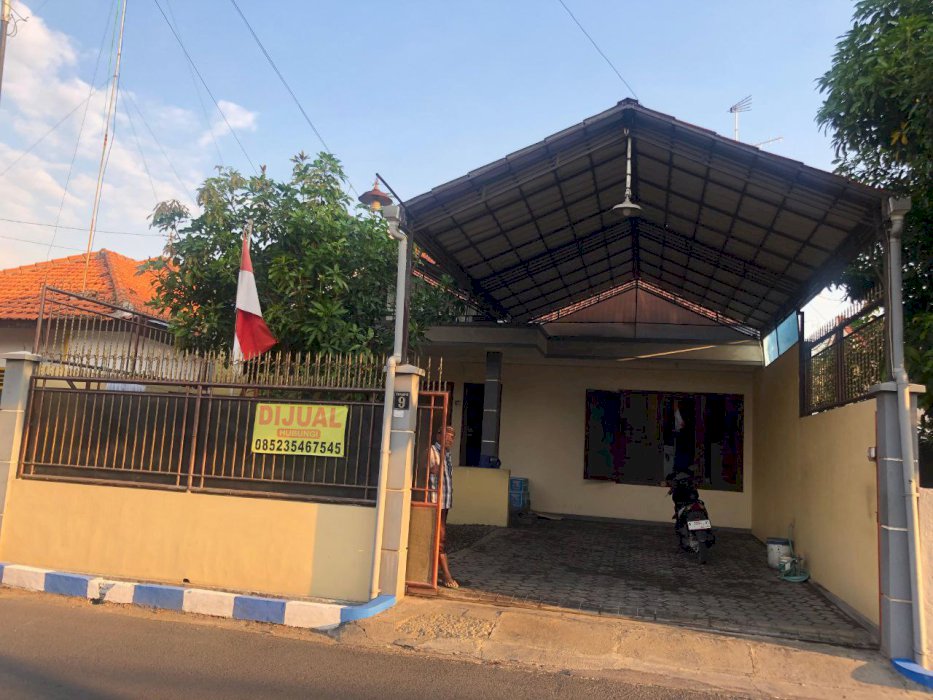 DIJUAL CEPAT, RUMAH SIAP HUNI LENGKAP BESERTA ISI DAN FURNITURE: