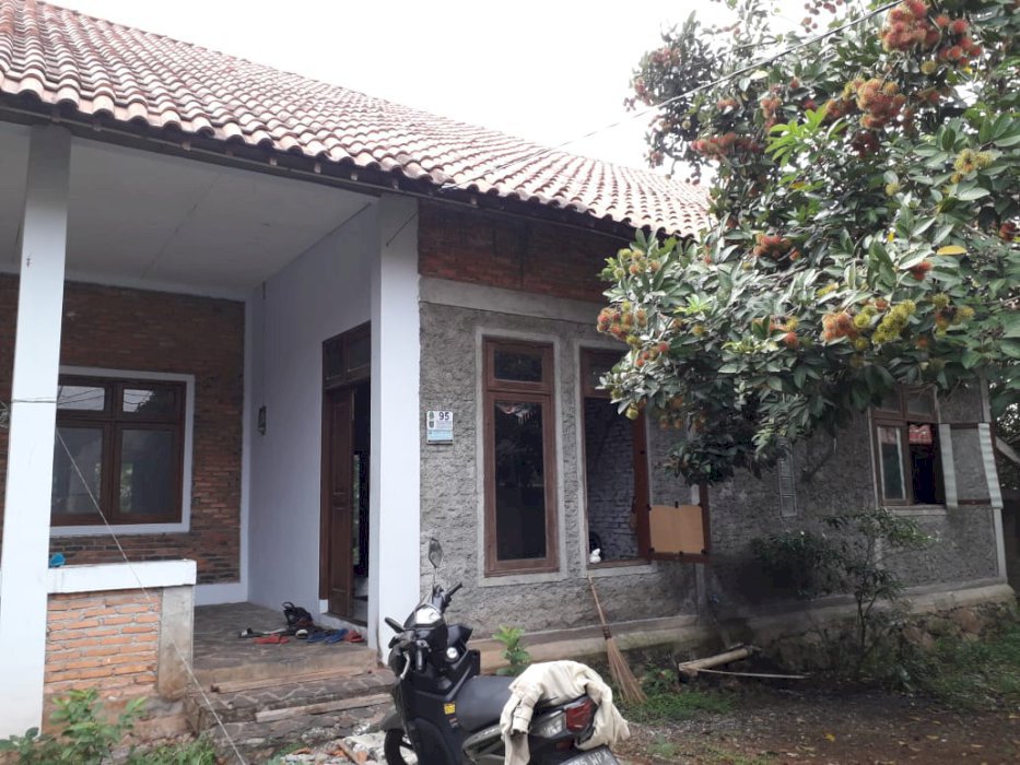 Rumah Vintage Halaman super luas, SHM & IMB Lengkap