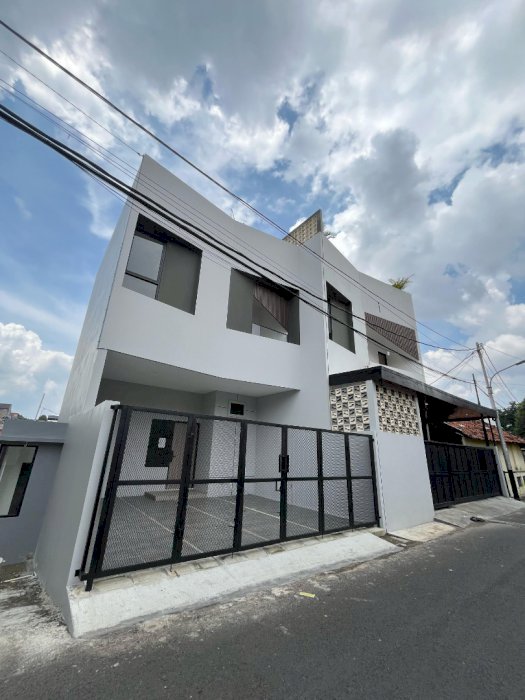 SMART HOME CASA RESIDENCE CIJANTUNG