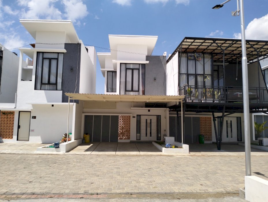 Villa Batu 2 Lantai siap huni, 700 jtan