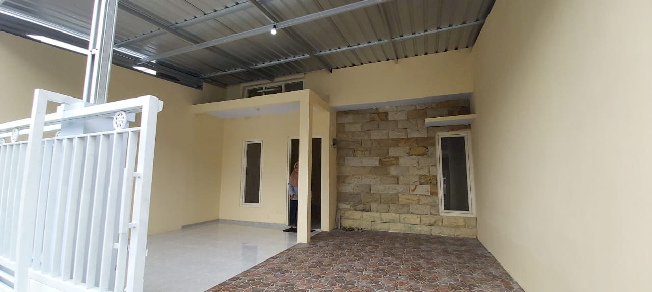 Dijual cepat rumah baru full renov siap huni di pusat kota Lumajang