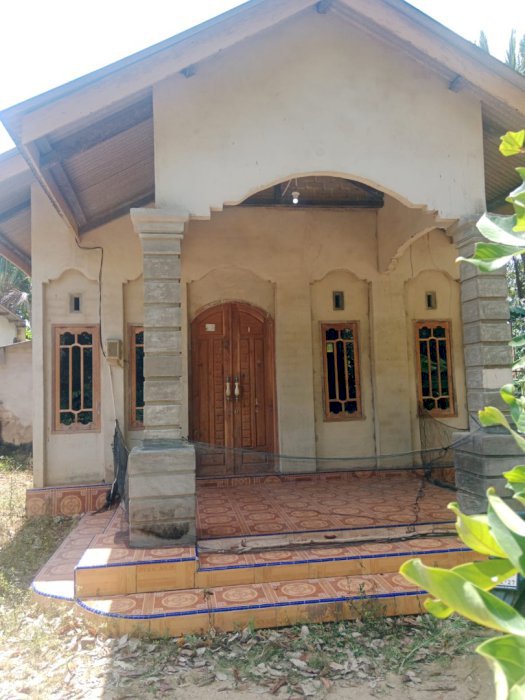 Rumah Pinggir Jalan Aspal Toboali Bangka Selatan