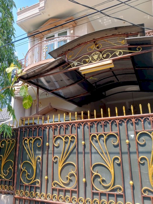 Di Jual Rumah 2 Lantai Lokasi Strategis Di Bekasi