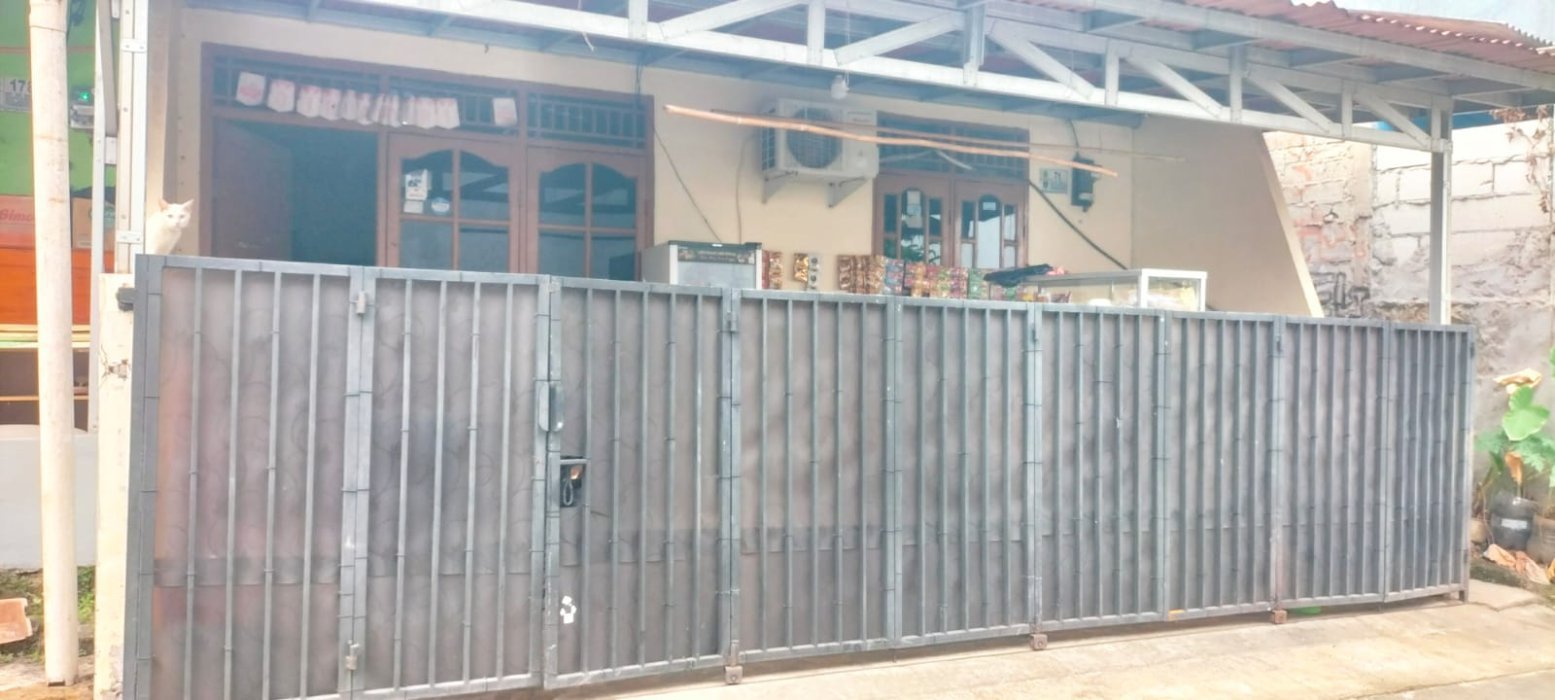 Di jual cepat rumah berikut perabotan nya