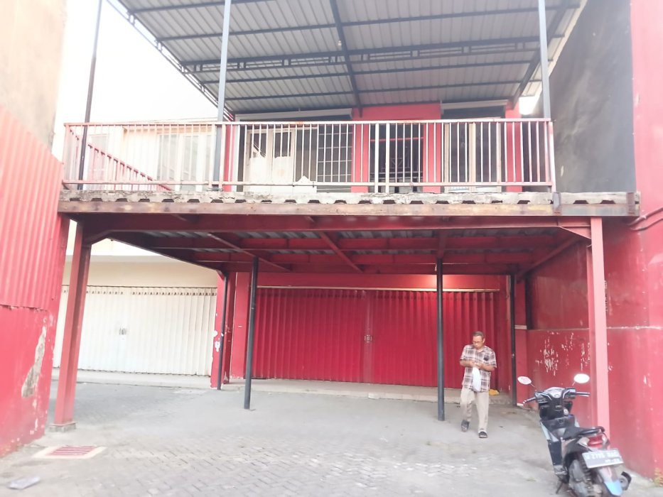Ruko 2 lantai teras mezanin