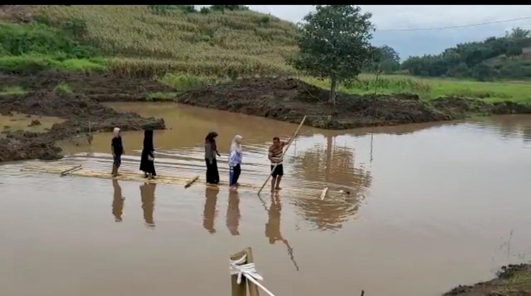 Jual cepat tanah Aset perumahan jl raya garut pintu TOL CIGATAS