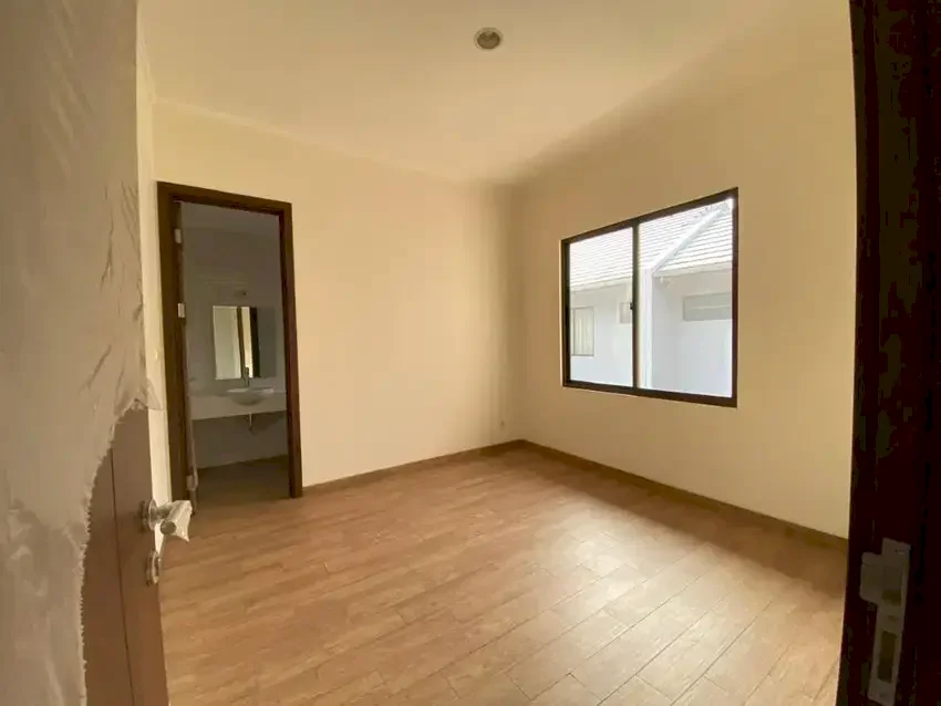 DSE 044 DI SEWAKAN RUMAH CLUSTER DAKOTA SUVARNA SUTERA