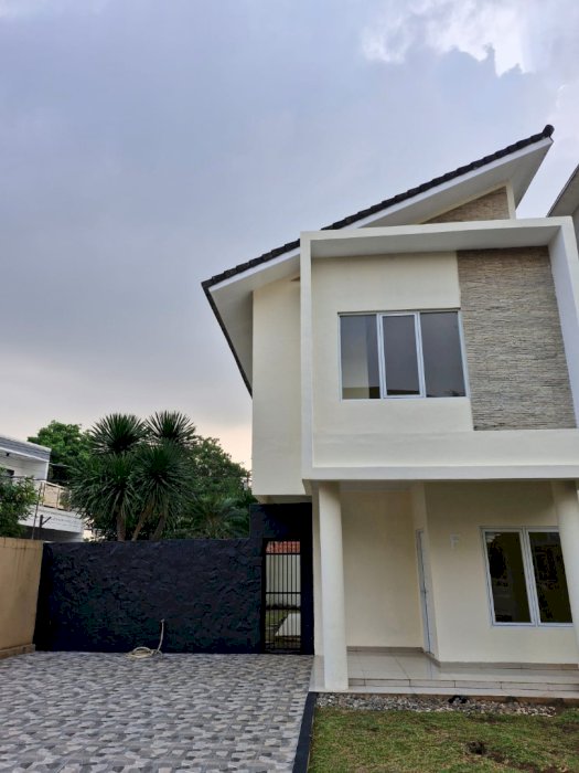Rumah Park Residence Pangkalan Jati Depok 2 Lantai SHM