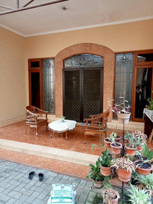 Rumah elegan mewah surabaya