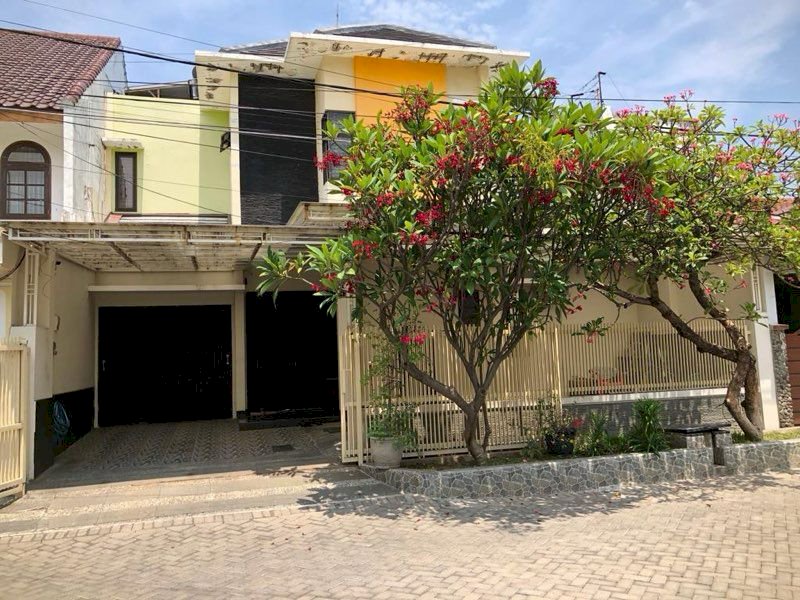 Rumah Mewah Keluarga Bahagia