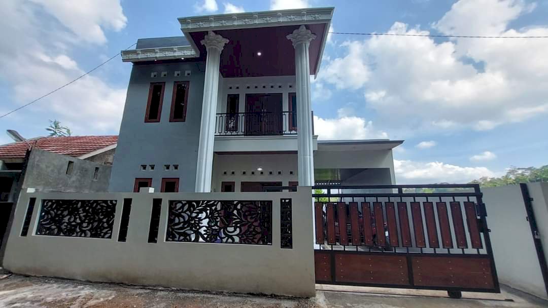 Dijual Rumah  2 Lantai lokasi Strategis dekat UNNES Gunungpati