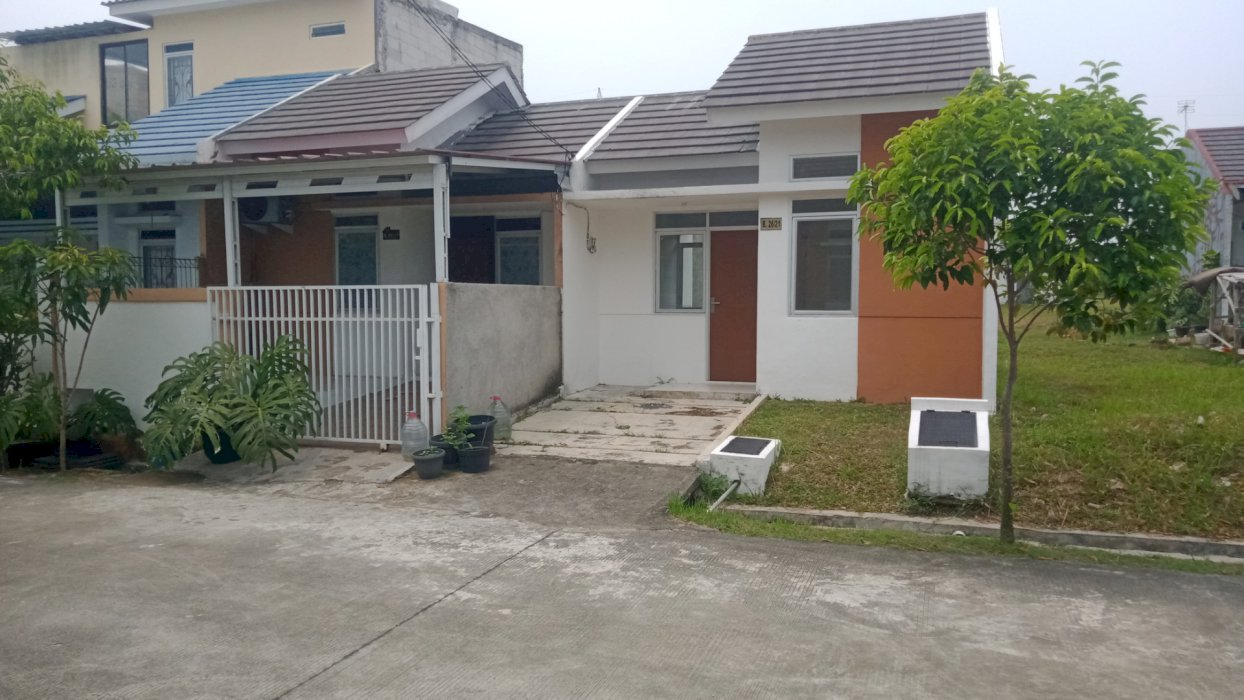 Rumah komplek citra Maja raya harga murah.
