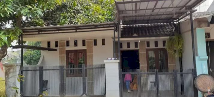 Rumah di komplek Saribumi Karawaci.