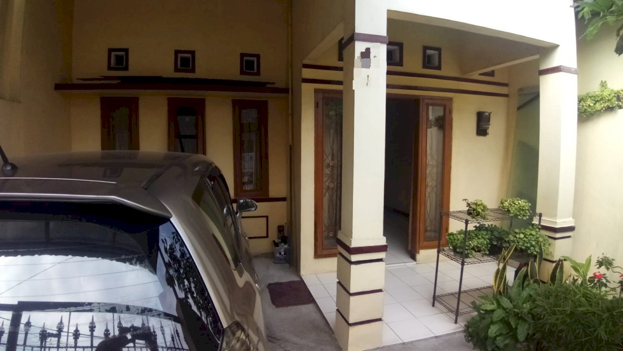 Rumah Bagus Nyaman Siap huni di Taman Holis Indah Bandung
