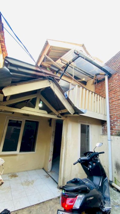 Di jual Rumah padat penduduk