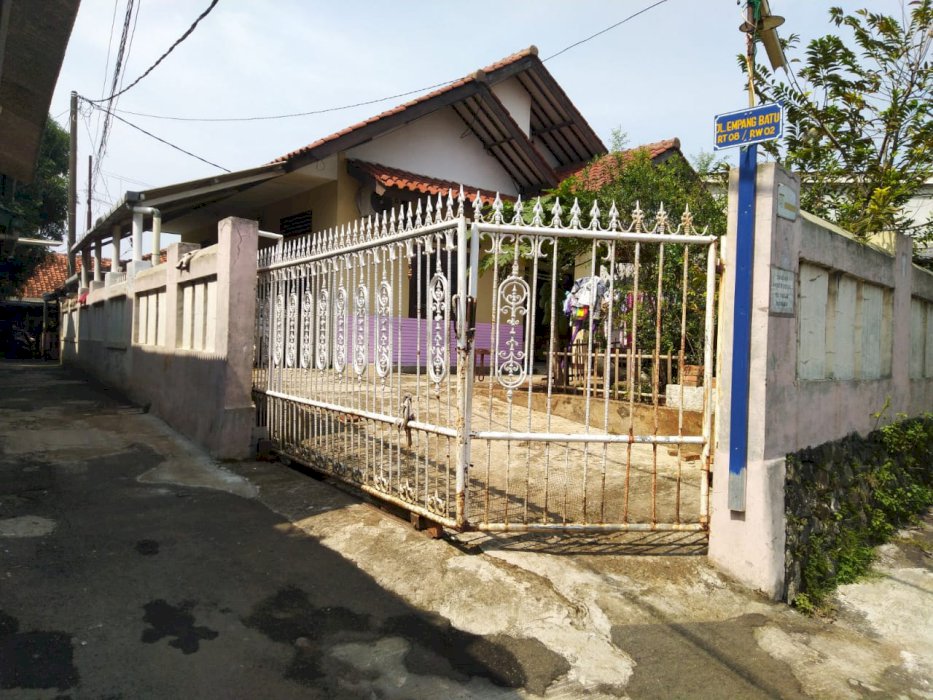 Turun Harga Rumah Dengan Halaman Luas Di Perumahan Vila pertiwi Depok