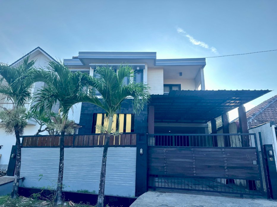 DISEWAKAN RUMAH FASILITAS LENGKAP LOKASI STRATEGIS JIMBARAN BALI