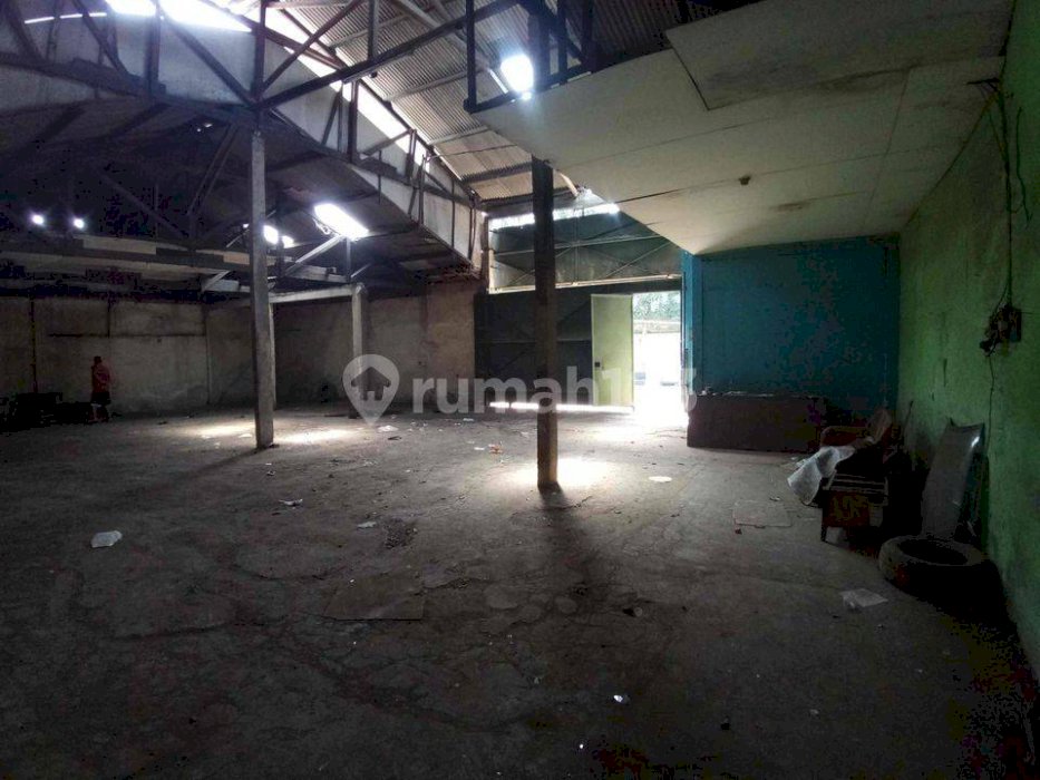 Gudang SHM Lebar 33m di Kiaracondong , Bandung