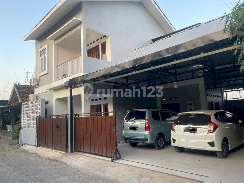 Rumah Tingkat Di Pelem Sewu Barat Samsat Sewon