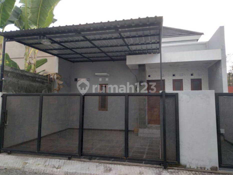 Rumah Baru Desain Modern Utara Kampus Amikom