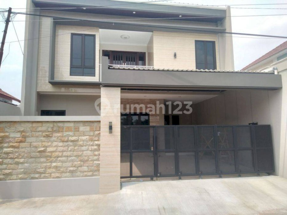 Hunian Berkelas Bangunan Baru Mangku Aspal Dekat Stadion Maguwo