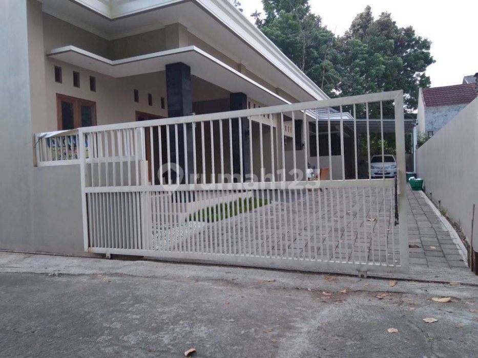 Cluster Baru Tiga Unit One Gate Purwomartani