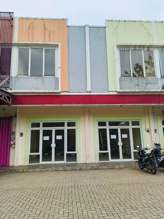 Ruko Di Perumahan Sentra Hills Regency Pinggir Jalan Parkiran Luas