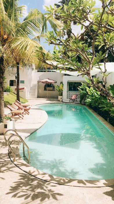 Di Jual Tanah Bonus Restoran Aktif Di Jln Utama Pantai Berawa Bali