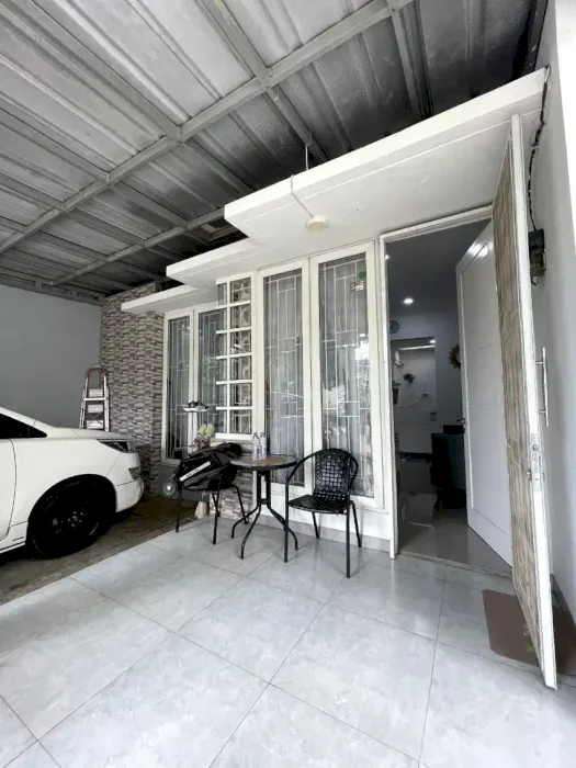 RUMAH HOOK SIAP HUNI 1,45M NEGO, KAWASAN TENANG & AMAN, CARPORT LUAS
