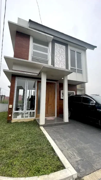 RUMAH HOOK SIAP HUNI DI CIBINONG DEKAT STASIUN DAN LRT, KPR SYARIAH