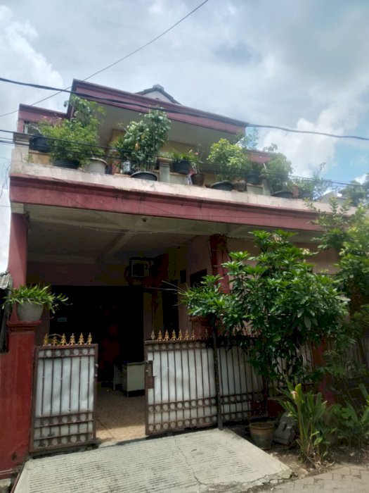 DIJUAL RUMAH 2 1/2 Lantai di Komp Puri Dewata Indah Cipondoh